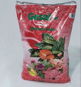 Featured image for “Terra universale già concimata”