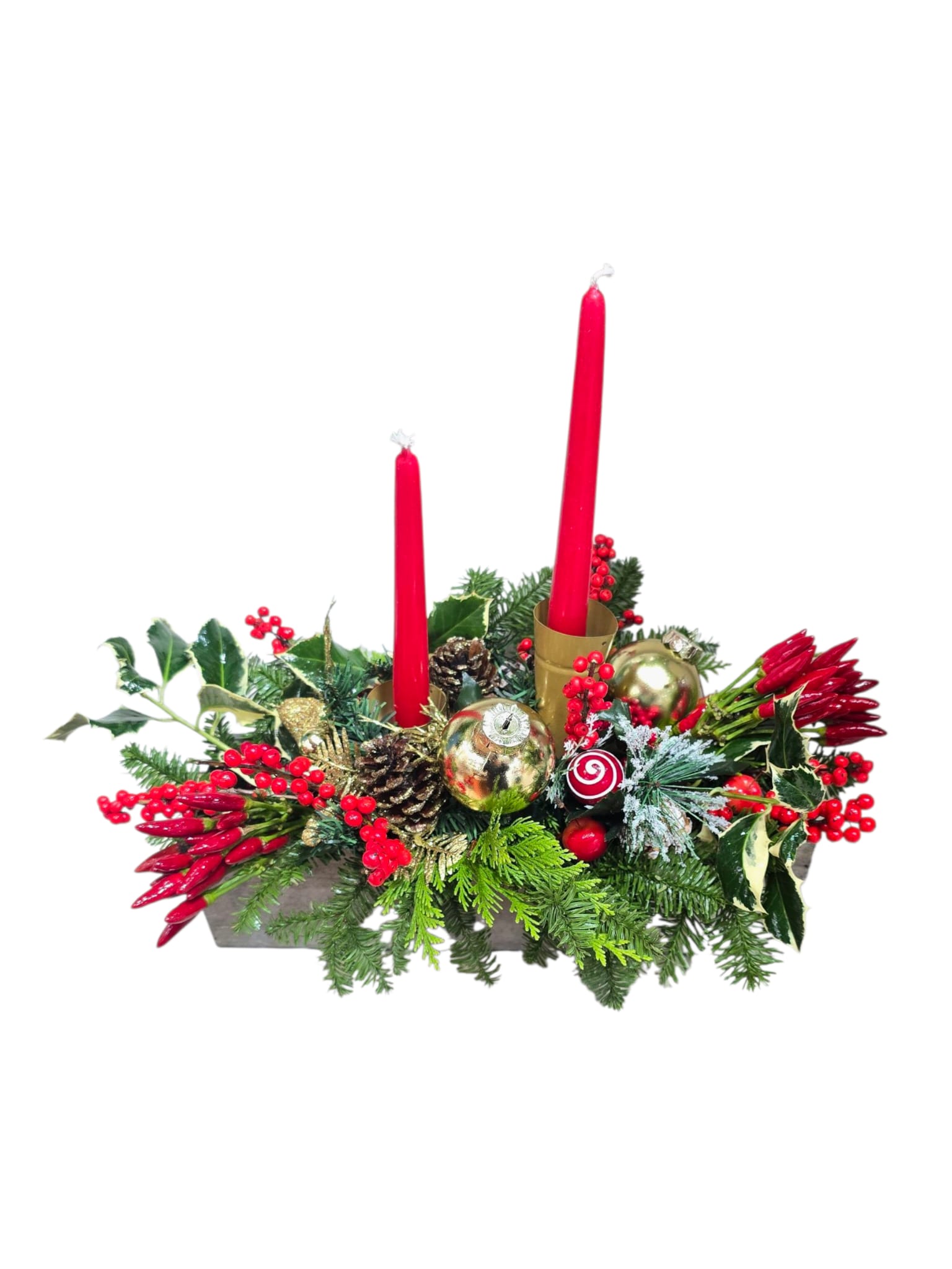 Featured image for “Centrotavola natalizio con candele su base in legno”
