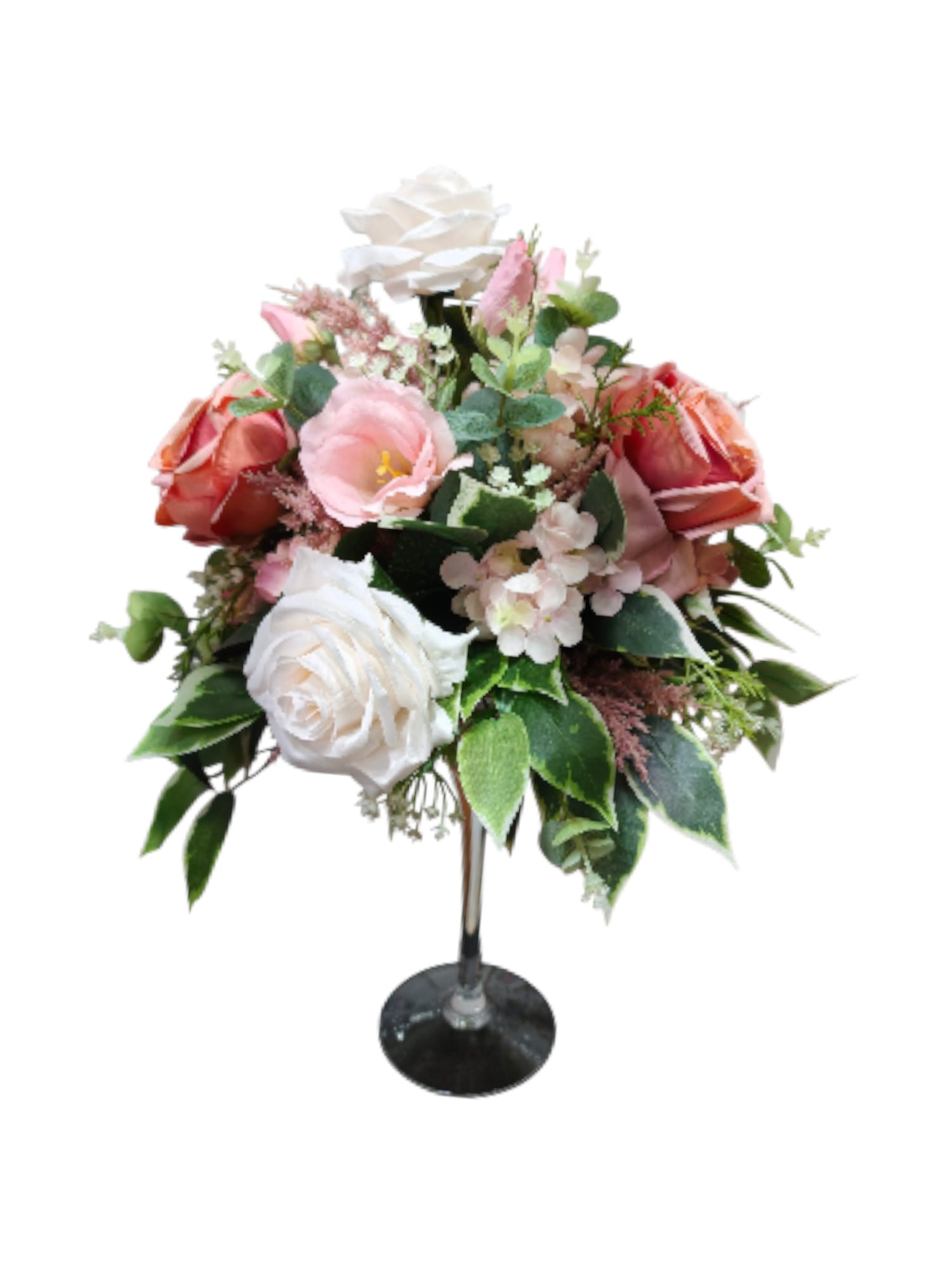 Rose artificiali bianche e rosa in coppa Martini con foglie verdi e piccoli fiori decorativi