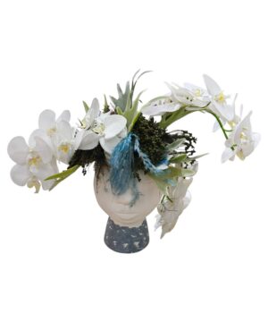 Composizione di orchidee artificiali bianche Viso floreale con verde e dettagli azzurri